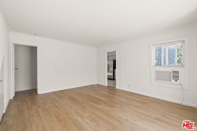 Photo - 14721 Sylvan St Unit 3