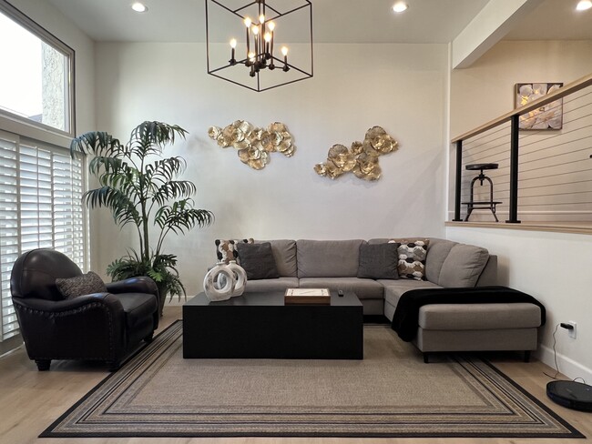 Building Photo - 6242 Nita Ave