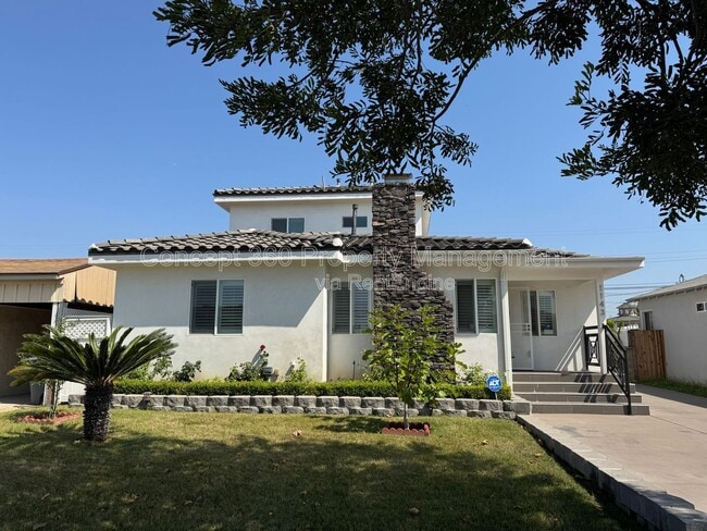 Photo - 1143 W 163rd St