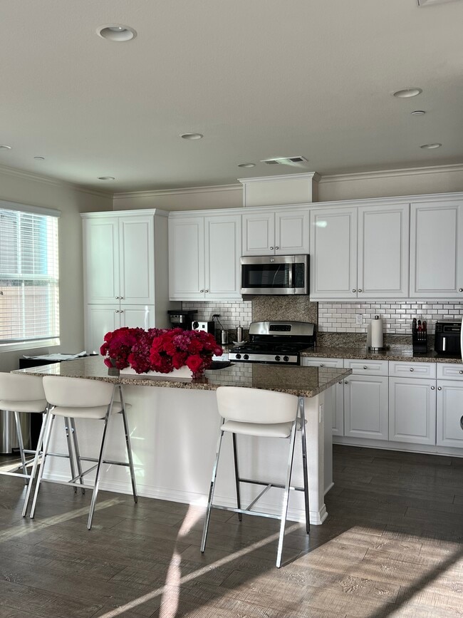 Photo - 1375 Dolomite Way