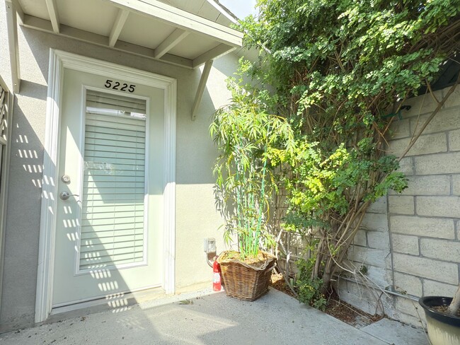 Building Photo - Wonderful 1 Bed + 1 Bath ADU Rental