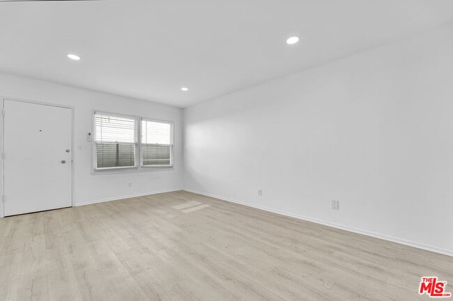 Photo - 926 N Spaulding Ave Unit 3