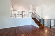 Split level bright and sunny home - 312 N Francisca Ave Townhome