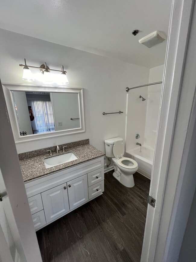 Photo - 5582 Crescent Unit 4