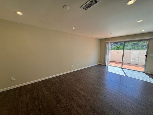 Photo - Spacious 4-Bedroom 2.5-Bathroom Townhome i...