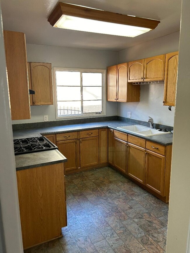 Photo - 5957 Alonzo Ave