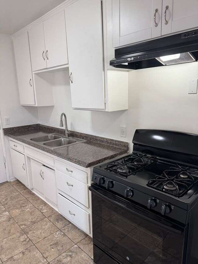 Building Photo - 6632 Indiana St Unit 6634