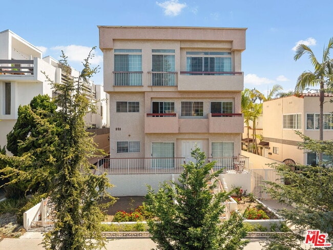 Photo - 923 Euclid St Unit 302
