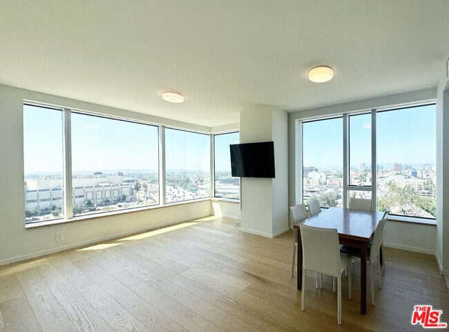 Photo - 889 Francisco St Condo Unit 1106