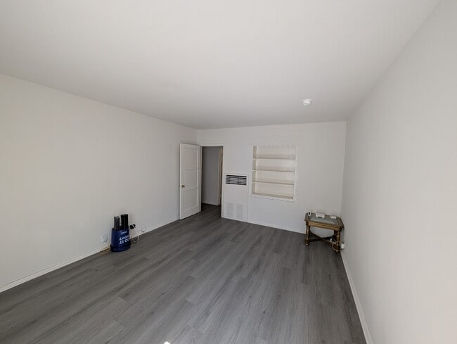 Living room entrance - 2183 W 27th St Unit 2183 West 27th Street