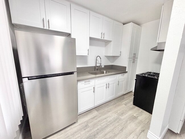 Photo - 4241 Van Horne Ave Unit 4241 Van Horne Ave #5