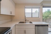 Photo - RPV Remodeled 2 bed 3 bath townhome in gat...