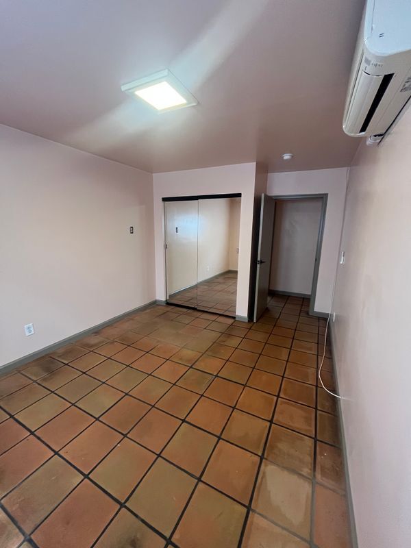 Photo - 728 Glenoaks Blvd