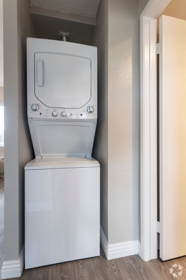 1 BR, 1 BA - 450 SF - The Madison