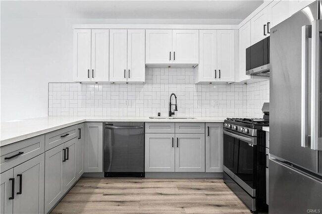 Photo - 5000 Cleon Ave