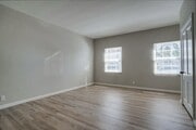 Photo - Beautifully Updated and Spacious 1B/1B in Belmont Shore! Unit B