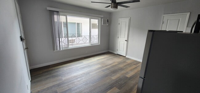 Photo - 750 N Hayworth-21 Unit 21