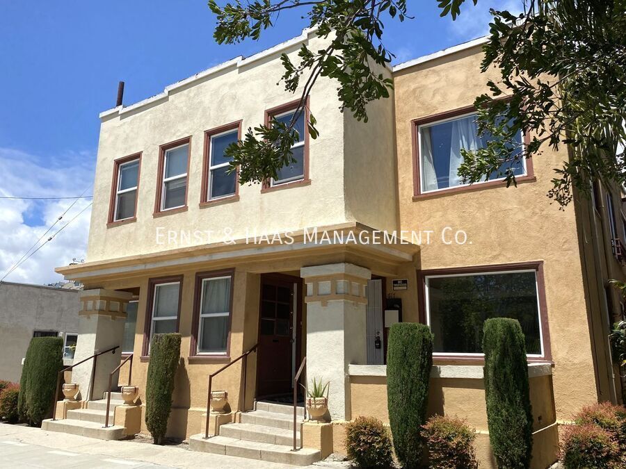 Photo - 621 W 3rd St Apartment