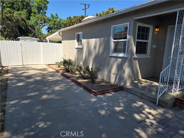 Photo - 14001 Dunrobin Ave