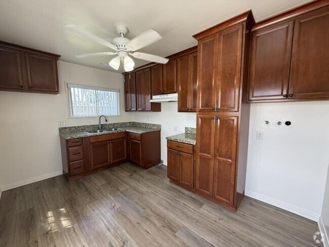Building Photo - 15558 Cornuta Ave Rental