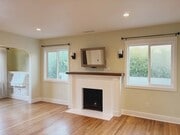 Photo - 559 W 39th St