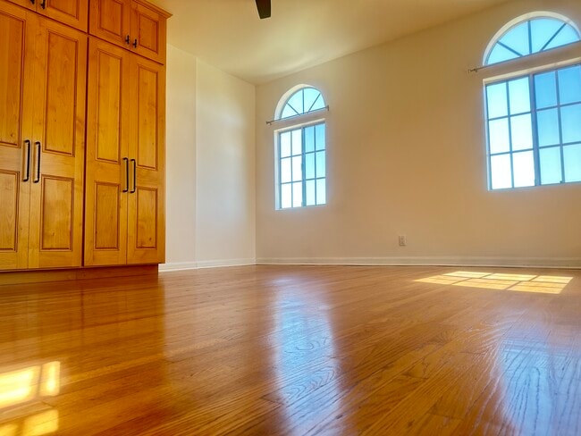 Photo - 1602 S Sierra Bonita Ave Townhome