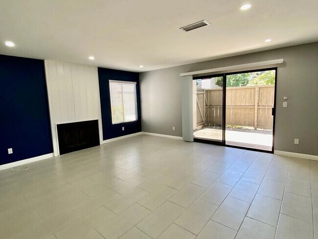 Photo - 450 W Vermont Ave