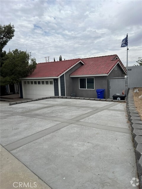 Building Photo - 12255 Pacoima Rd Rental