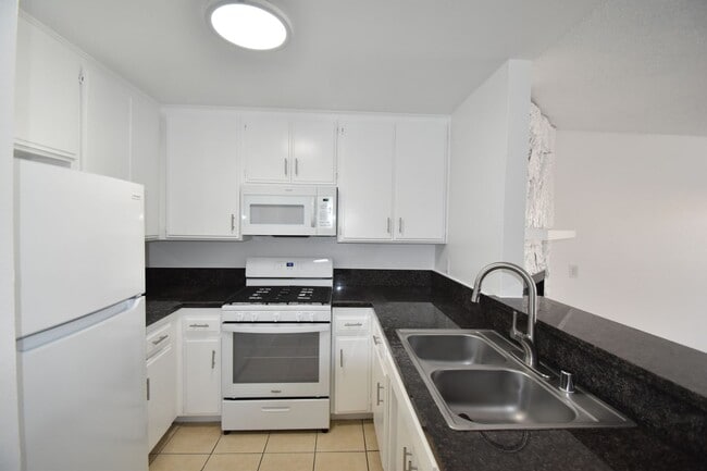 Photo - 12249 Oxnard St Unit 102