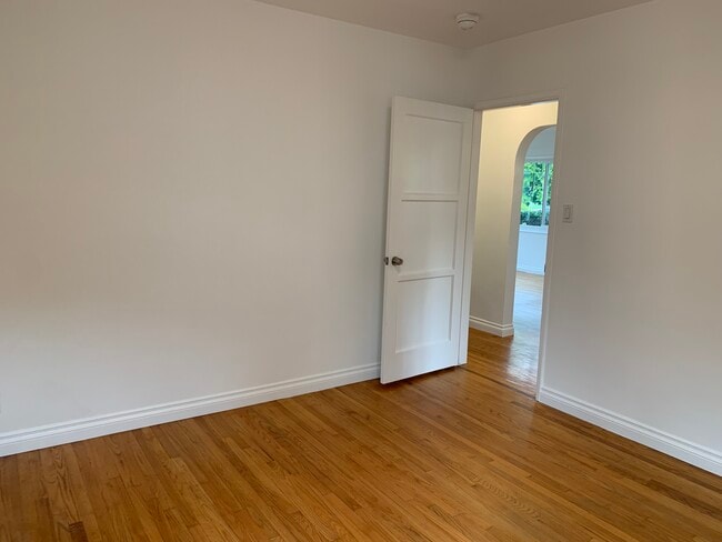 Photo - 3172 Rowena Ave Unit 1