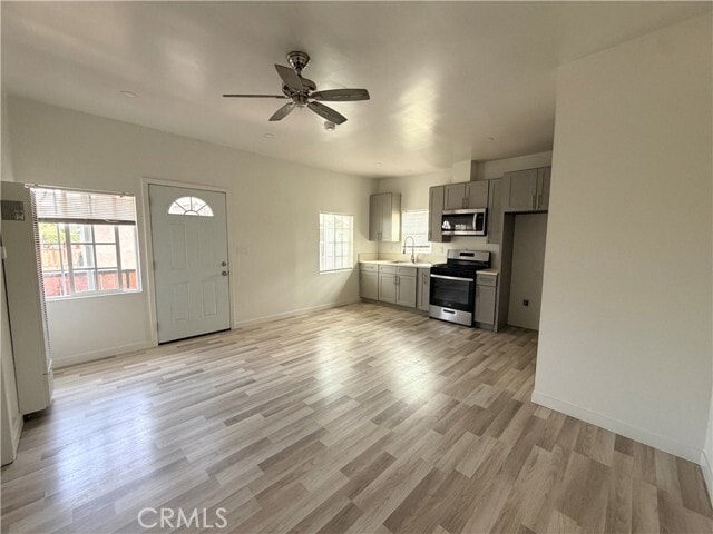 Photo - 1020 W 67th St