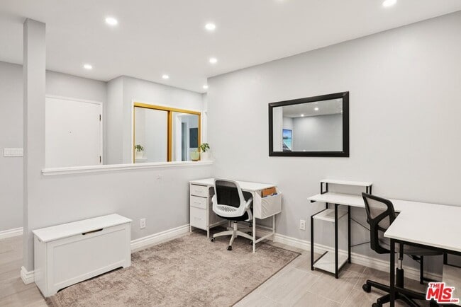 Photo - 5625 N Sumner Wy Unit 314