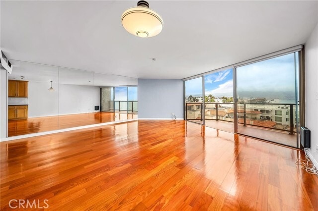 Photo - 531 Esplanade Unit 714