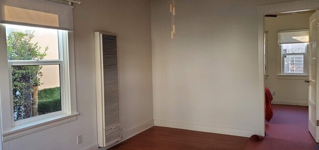 Photo - 1701 1/2 S Burnside Ave Unit 1701 1/2