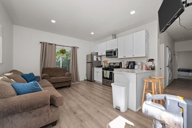 Photo - Private turfed yard!