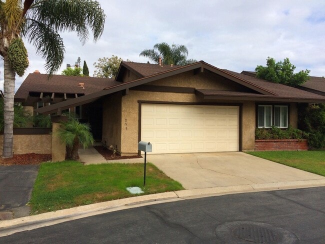 4 Bedroom Townhouse - Ideal for Chapman St... - 4 Bedroom Townhouse - Ideal for Chapman St...