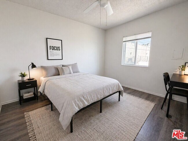 Photo - 1133 W 36th Pl Unit 2