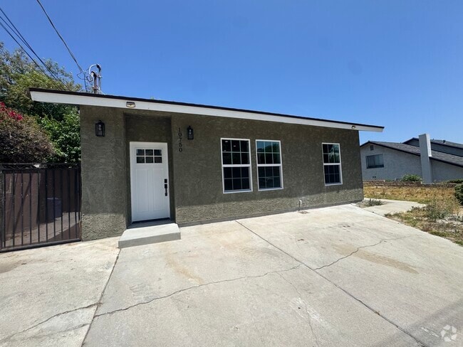Building Photo - 10748 De Haven Ave Unit De Haven Rental