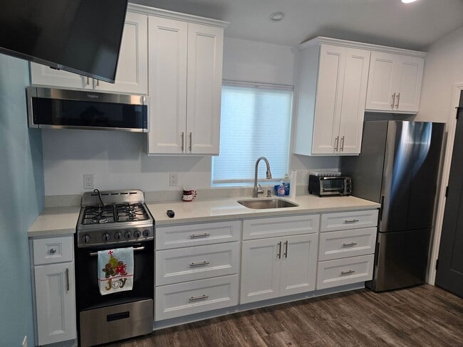Photo - Fully Furnished 1 Bedroom, 1 Bathroom ADU In Fountain Valley! Call Today