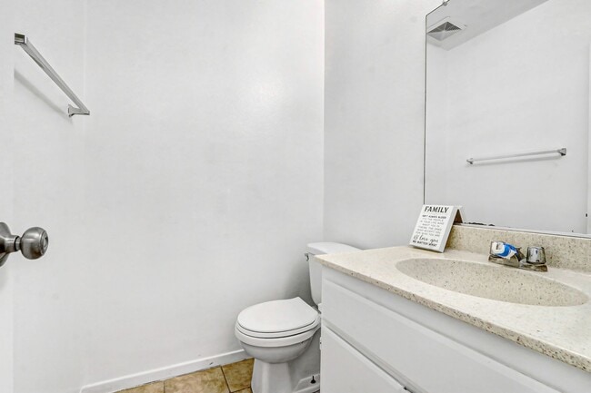 Photo - 3221 Triumph Ln Unit Apt. #1