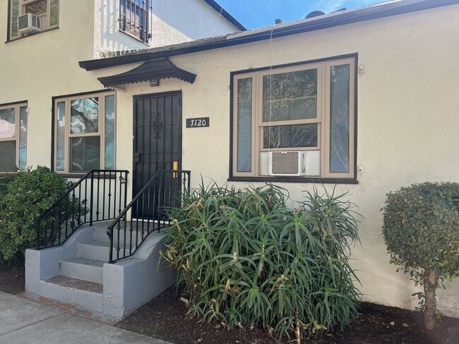 Building Photo - 7118 W Willoughby Ave Unit #7120