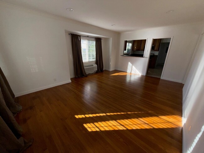 Photo - 14641 Moorpark St Unit 1