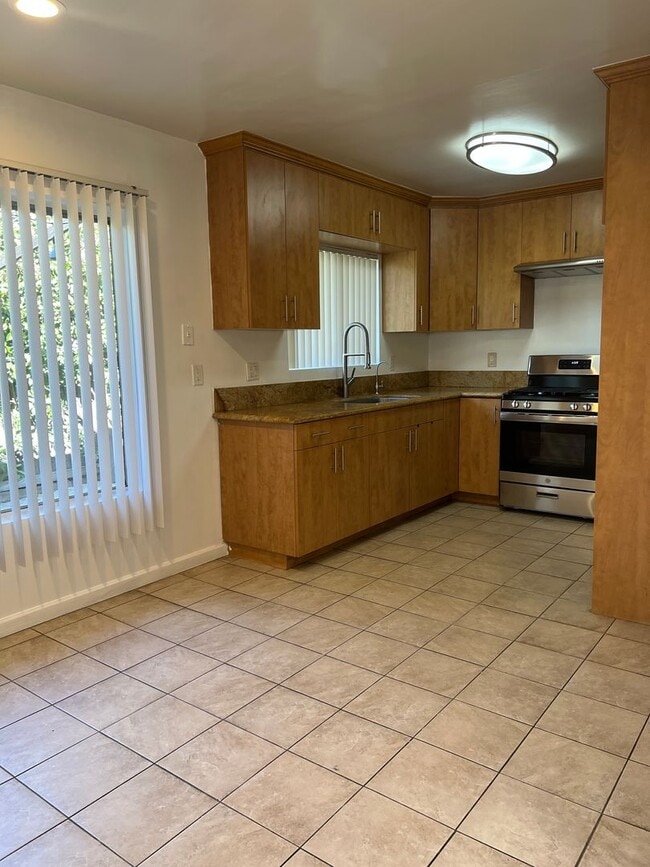 Photo - 1162 Raymond Ave Unit A