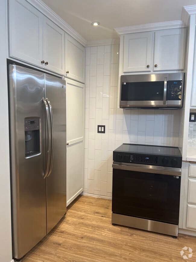 Building Photo - 2249 N Nutmeg St Unit 2249 A Rental