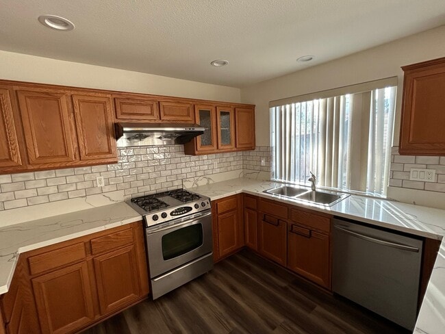 Photo - 25888 Marco Polo St