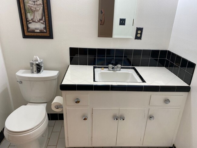 Photo - 332 E Landsford St