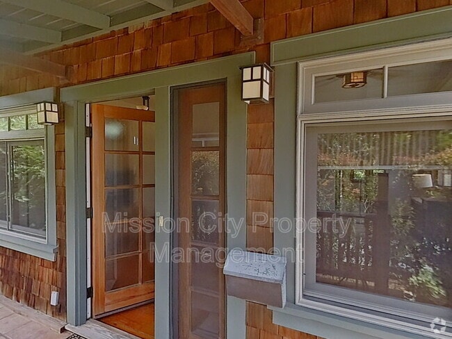 Building Photo - 1110 Curley Ave Rental