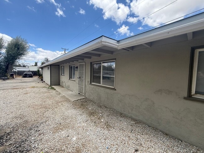 Building Photo - 40360 Mayberry Ave Unit 260 Mayfair D