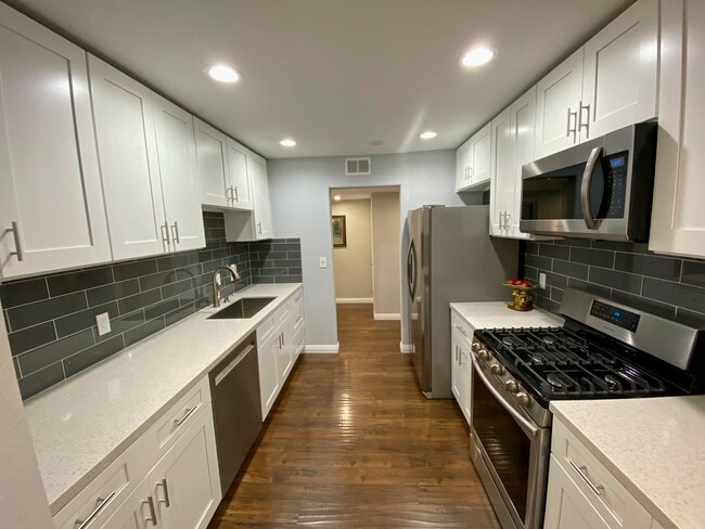 Kitchen - 7505 Hampton Ave Unit 1