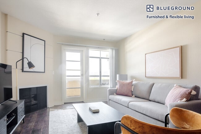 Photo - 7660 Beverly Blvd Unit FL3-ID483